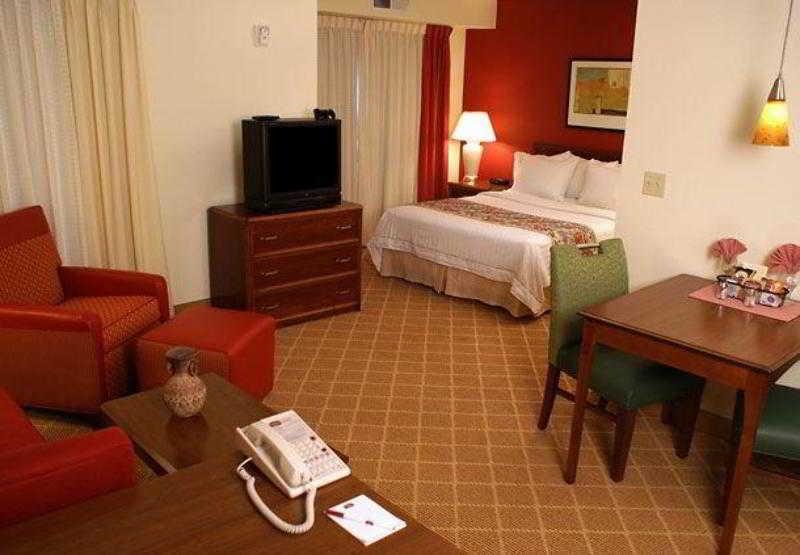 Denver Southwest/lakewood 3*