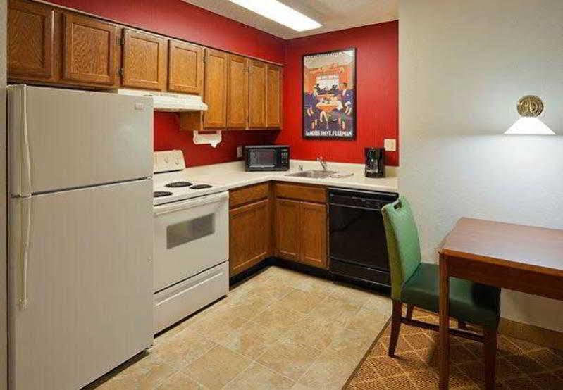 Denver Southwest/lakewood 3*